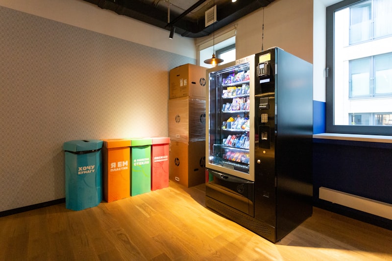 Distributore automatico refrigerato per snack e bevande fredde SBHS Vending Engadina